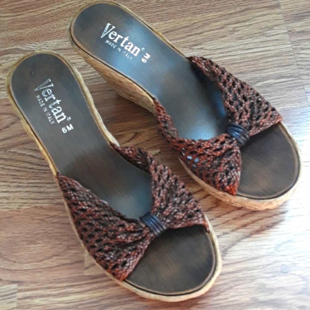 Vertan brown woven leather and rattan wedges. Size 6